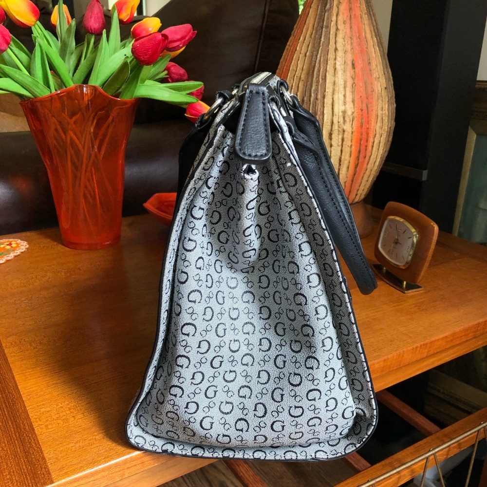 Guess Purse/Tote Bag - Picture 9 of 14